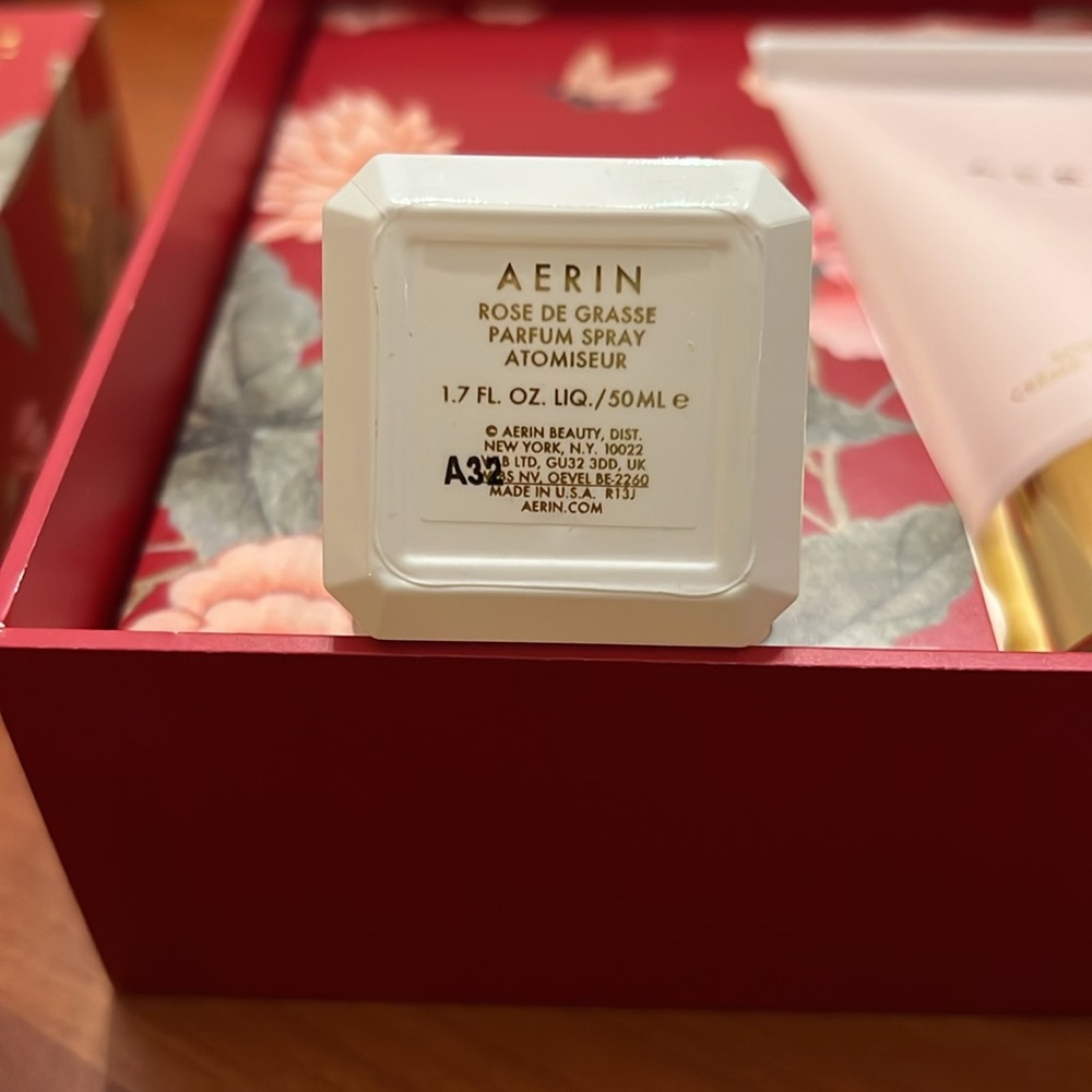 AERIN Rose De Grasse Holiday Gift Set - Picture 3 of 10